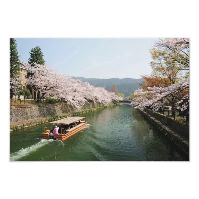 Foto Japão, Quioto. Visualização de flores no barco (Frente)