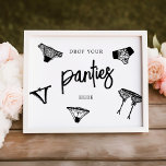 Foto Largue suas calças Lingerie moderna<br><div class="desc">Coloque esta impressão de fotografia divertida no seu chá de panela!</div>