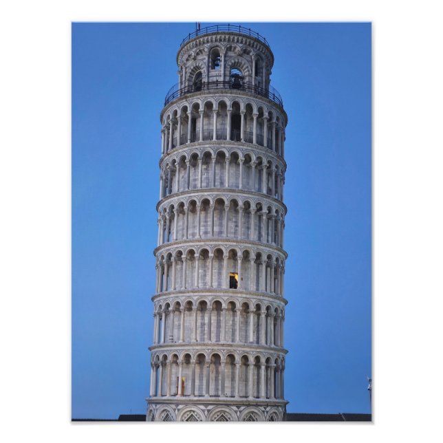 Foto Leaning Tower at Dusk (Frente)