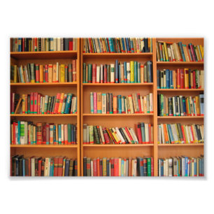 Foto Leitura do worm da biblioteca de livros da estante