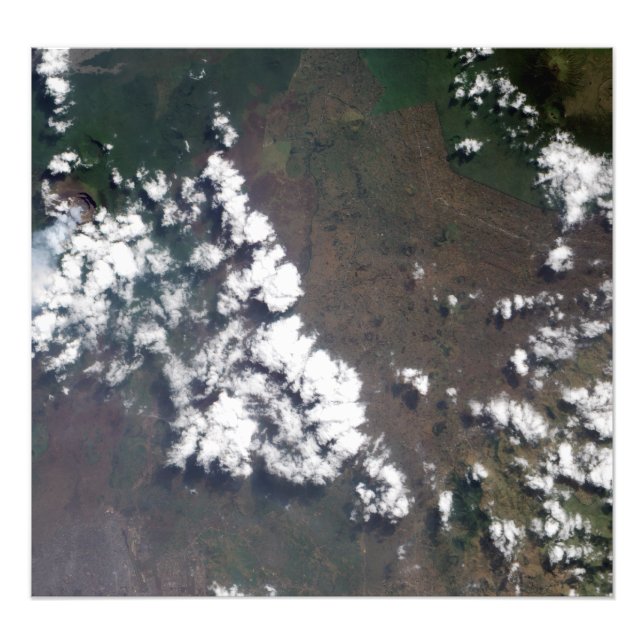 Foto Levantamento de plumas do vulcão Nyiragongo na RDC (Frente)
