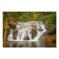 Linda cachoeira dos Duques riacho em N. Georgia