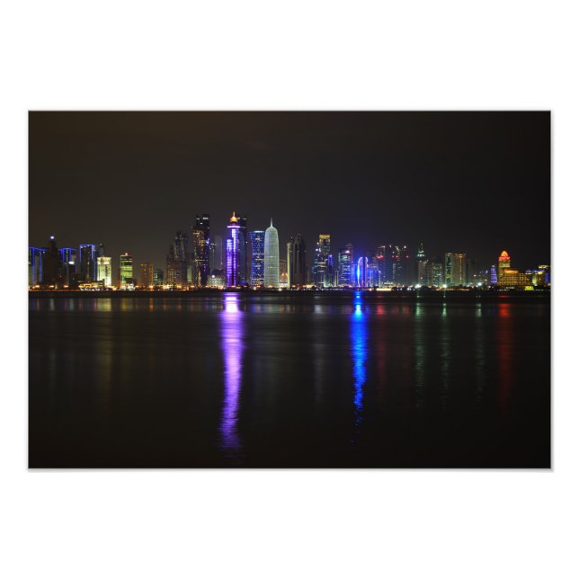 Foto Linha do horizonte de Doha, Catar à noite (Frente)