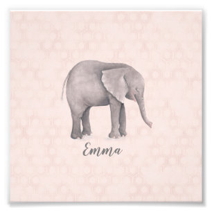 Foto Menina do elefante com fundo geométrico