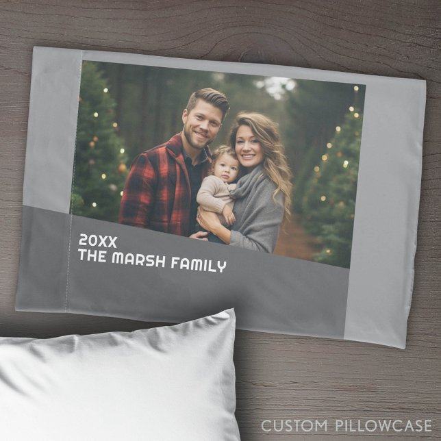 Foto Mínima Moderna com Bloco de Cor Diagonal (Custom Pillowcase with Photo Collage)