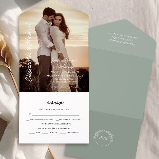 Foto Moderna Elegante Sage Green Wedding (Simplify your wedding with our all-in-one invitation – convenience and beauty in a single card.)