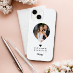 Foto Monograma Coração Romântico Coordena Moderno<br><div class="desc">Foto Monograma Romântico Codinates Modern mostra sua foto favorita com seu monograma e coordenadas personalizadas de longitude e latitude,  que são especiais a você na tipografia moderna do roteiro. Presente perfeito para aniversário,  Natal,  casamento,  noiva,  noiva-a-ser,  Dia de os namorados e muito mais. Elaborado por ©Evco Studio www.zazzle.com/store/evcostudio</div>