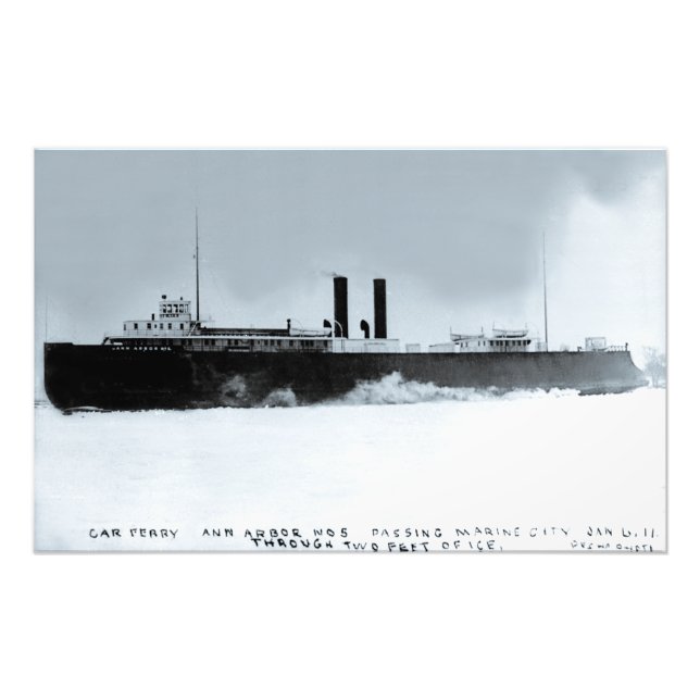 Foto Navio de transporte Ann Arbor que atravessa a cida (Frente)