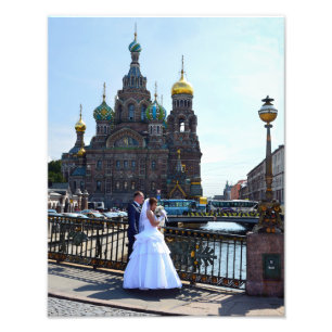 Foto Noiva e noiva na Rua. Petersburgo, Rússia, Igreja