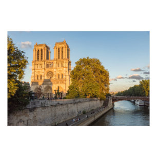 Foto Notre Dame de Paris na hora do Ouro - Paris, Franç