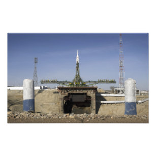 Foto O foguete Soyuz é erguido em posição