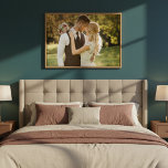 Foto O Grande Romance | Casamento Personalizado 36x24<br><div class="desc">Viva seu dia de casamento inesquecível com nosso impressionante "Grande Romance" 36x24 ampliação de fotos. Esse tamanho impressionante transforma sua memória apreciada em um estonteante ponto focal, trazendo cada sorriso, cada olhar e cada detalhe à vida com incrível clareza. Impresso em materiais premium, esta peça de grande formato se torna...</div>