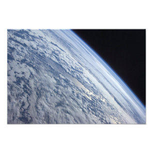 Foto O horizonte da terra contra a obscuridade do