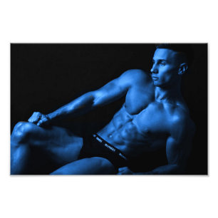 Foto O menino na Poster azul de Cara quente