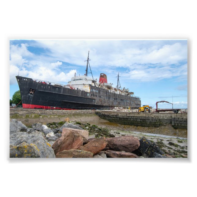 Foto O Navio Abandonado TSS Duque de Lancaster (Frente)