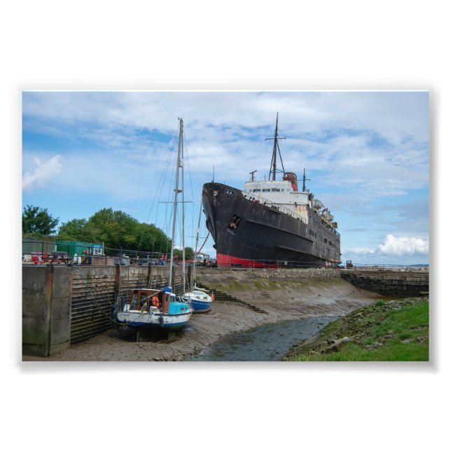Foto O Navio Abandonado TSS Duque de Lancaster (Frente)