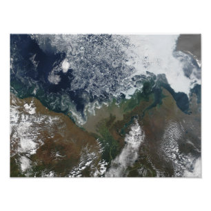 Foto O rio Mackenzie esvazia-se na Baía de Mackenzie