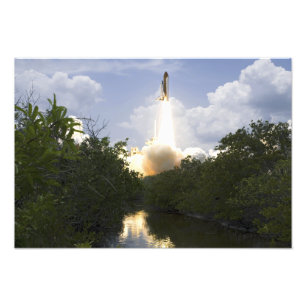 Foto O vaivém espacial Atlantis tira 3
