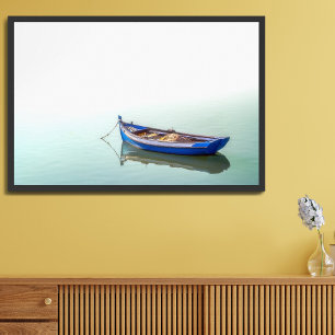 Foto O velho barco Aiola. Pequeno barco a remo na Baía
