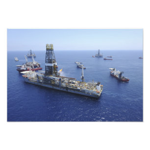 Foto Operações de alargamento conduzidas pelo barco