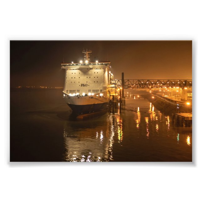 Foto Orgulho do Ferry Hull à Noite – Atmosférico (Frente)