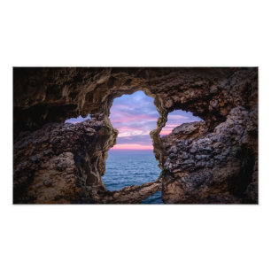 Foto Paisagem Marítima Cénica Enquadrada por Caverna de