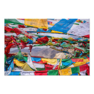 Foto Paisagem tibetana com bandeiras de oração - Hima