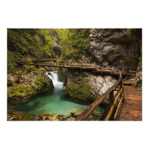 Foto Passagem de madeira através da garganta do