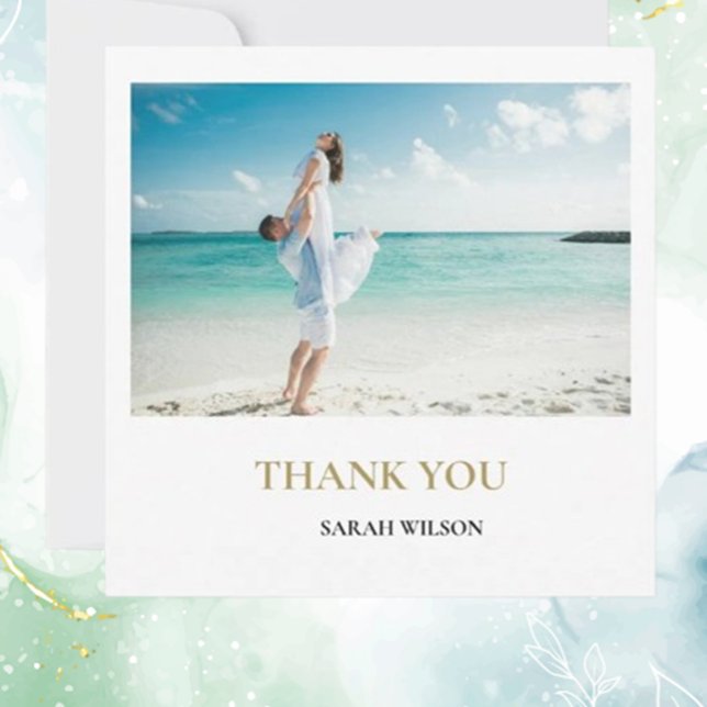 Foto personalizada de casamento moderno da praia O (Express heartfelt gratitude with a custom photo modern beach wedding thank you card.  )