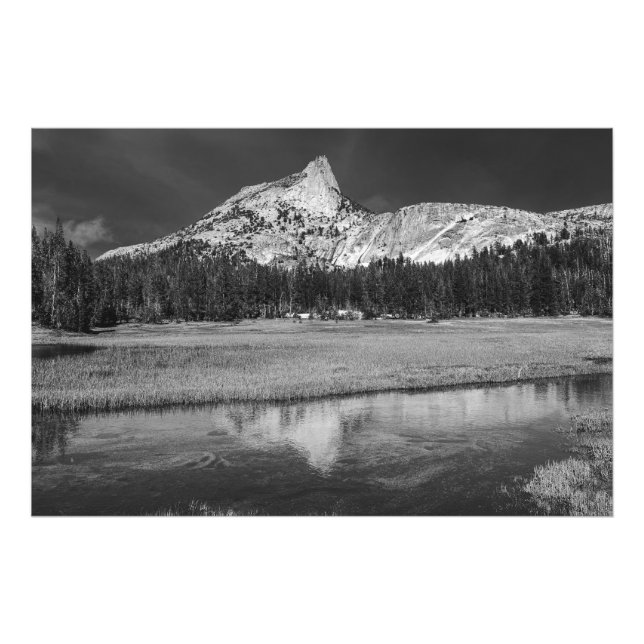 Foto Pico da Catedral do Parque Nacional de Yosemite (Frente)