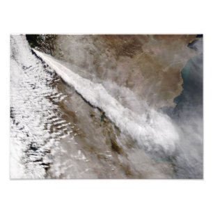 Foto Pluma da erupção do vulcão Chaiten, Chile