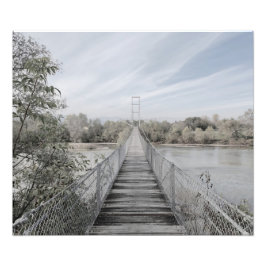 Foto Ponte suspensa sobre o rio