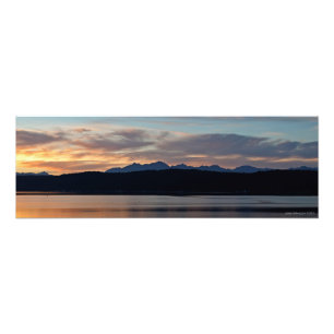 Foto Por do sol nas montanhas olímpicas no canal da