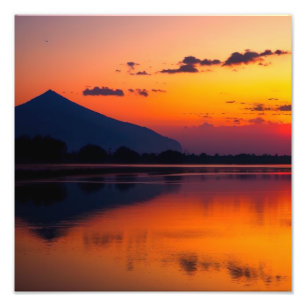 Foto Pôr do Sol no Lago Tranquil