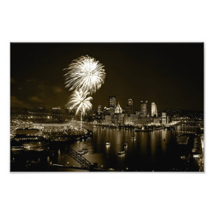 Foto Premium-Pittsburgh Night w/Fireworks-Sepia