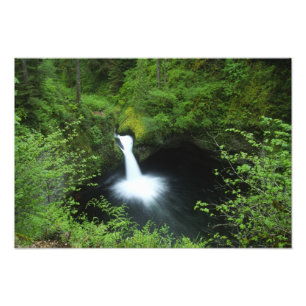 Foto Punchbowl Falls no Eagle Creek, Columbia River