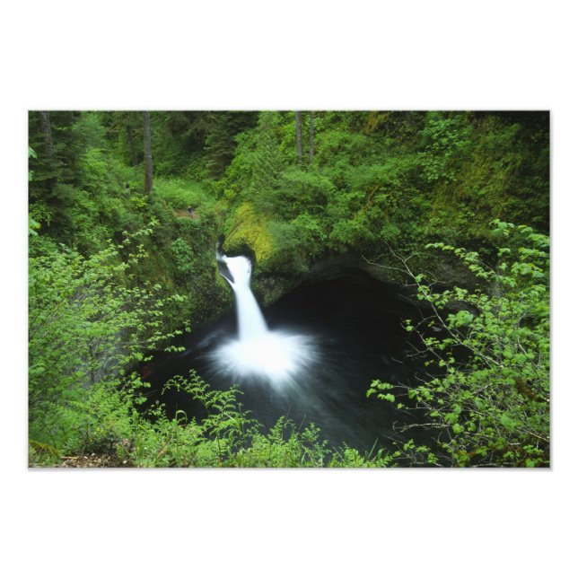Foto Punchbowl Falls no Eagle Creek, Columbia River (Frente)