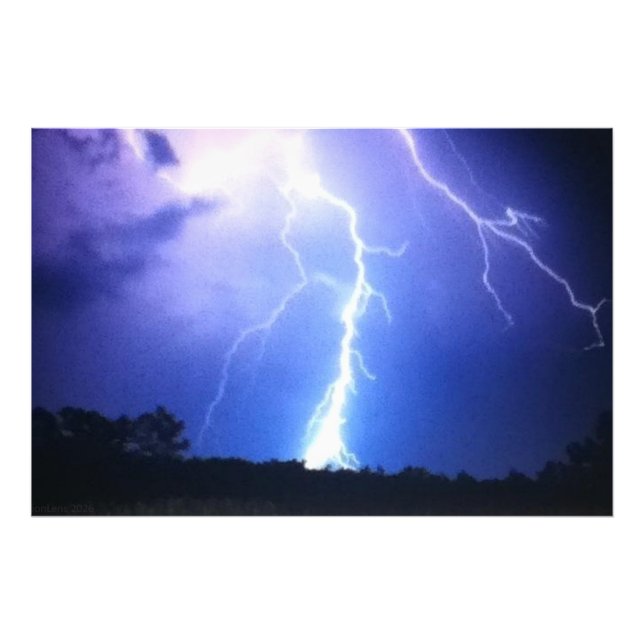 Foto Relâmpago Dramático Sobre a Floresta (Frente)