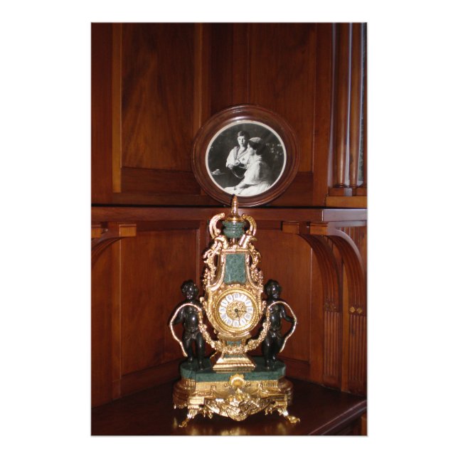 Foto Relógio luxuoso na sala real do palácio Livadia (Frente)