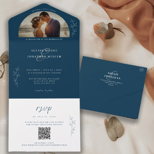 Foto Romântica de Casamento Azul Escuro e Moody