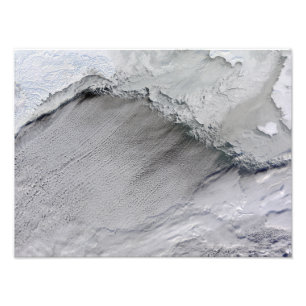 Foto Ruas marítimas de gelo e nuvens no Mar de Bering