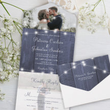 Foto russa de madeira azul acende casamento rsvp