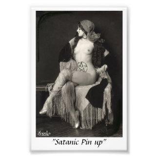 Foto “Satanic Pin up "
