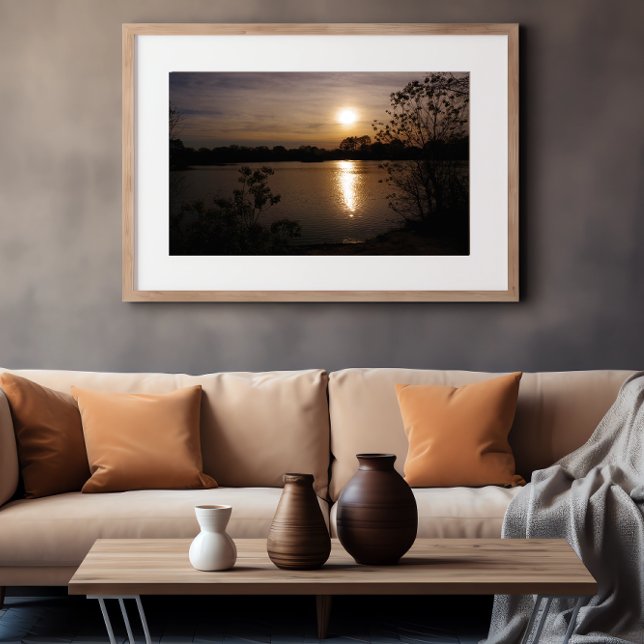 Foto Serenidade do ouro: Um Embarque do Sol (Criador carregado)