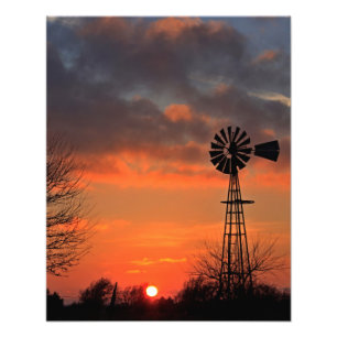 Foto Silhouette Sunset do Kansas Windmill com nuvens