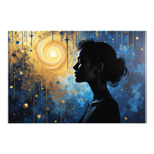 Foto Silhueta Cósmica - Mulher na Galáxia Ouro