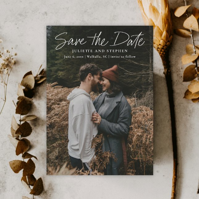 Foto simples: Salve o ímã de data (Modern photo wedding save the date magnetic card with handwritten script overlay typography.)
