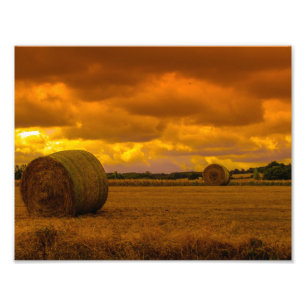 Foto Sol dramático sobre o campo