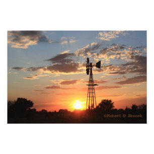 Foto Sunset do Kansas Windmill com nuvens Foto/Poster