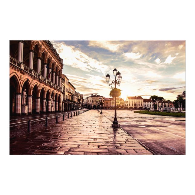 Foto Sunset over quadrado em Padova, Itália (Frente)